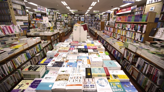 "온라인보다 싸요"동네서점에서 책 사면 15% 할인 | 인스티즈