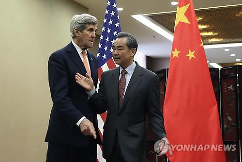 美中 외무장관회담 길어져..케리 