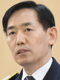 경기경찰청장 'SNS 지휘' '카톡 감옥'에 갇힌 간부들 - 경향신문