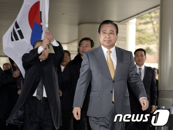 '成리스트' 이완구 1심서 유죄..집행유예 2년(2보) - 뉴스1