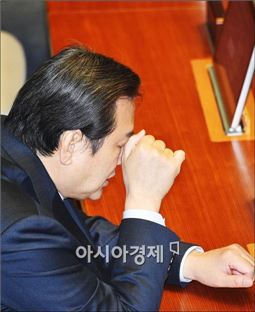 달라진 무대..언제까지 강경대응 이어질까 - 아시아경제