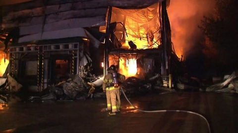 경기 이천 오리온 공장에 불..5시간째 진화 중 - YTN