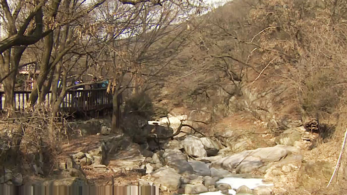 물러간 '동장군'..휴일 등산객 북적 - 연합뉴스TV