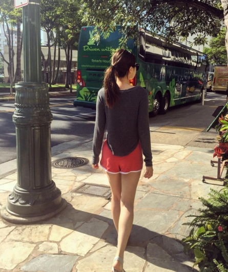 오늘자 하와이 손나은 | 인스티즈