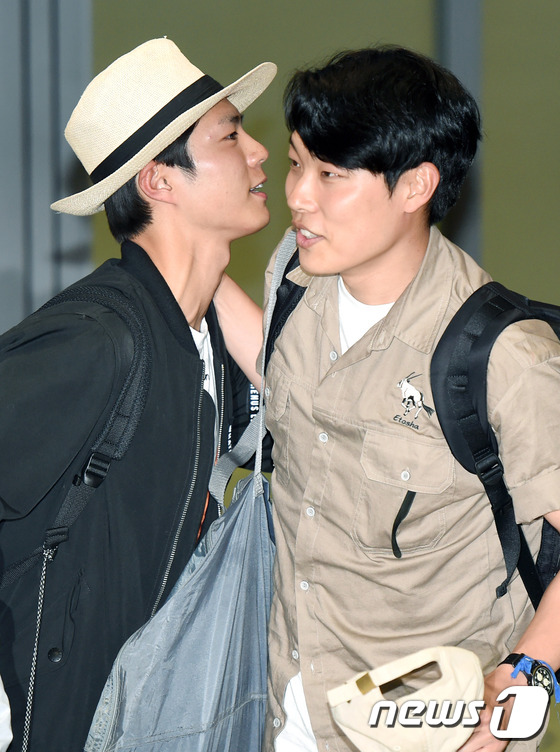 인종이 바뀌어 돌아온 박보검 | 인스티즈