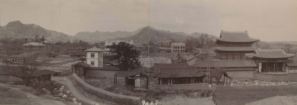 1900년경 경운궁(현재의 덕수궁) 일대 모습  | 경향신문 자료사진