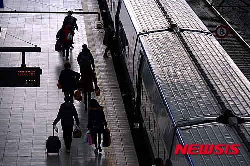 설연휴 마음 불편한 취준생..주요기업 3월공채 시작 - 뉴시스