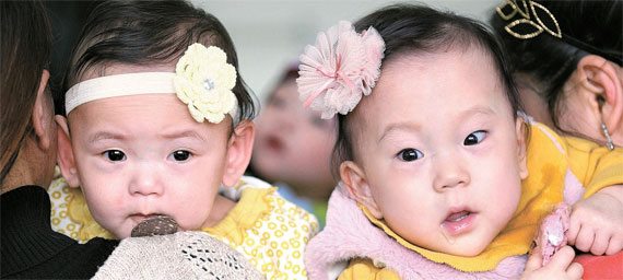470·430g '오삭둥이 공주들' 7kg으로 잘 자라줘 고맙다 - 중앙일보