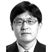 [권석천의 시시각각] 박근혜식 체제 경쟁에서 빠진 것들 - 중앙일보