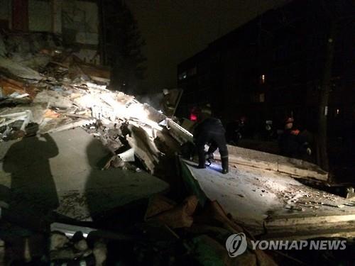 러시아서 가스폭발로 아파트 붕괴..1명 사망·34명 매몰 - 연합뉴스