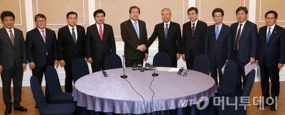 與野 '4+4 회동' 중단..19일 본회의까지 논의 계속 - 머니투데이