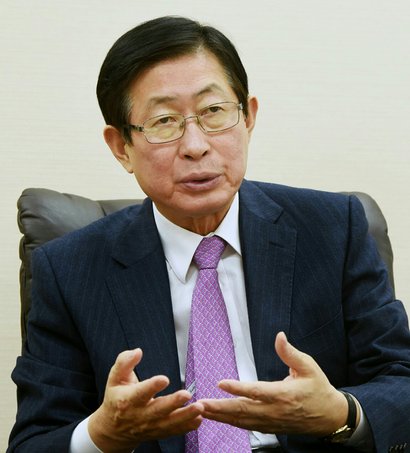 조환익 한국전력 사장이 지난 19일 서울 양재동 한전아트센터에서 진행된 본지와의 인터뷰에서 답변을 하고 있다. / 사진=한국전력