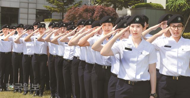 숙명여대 ROTC 후보생들의 모습. 한국일보 자료사진