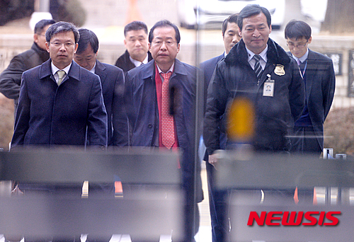 '성완종 리스트' 홍준표 재판서 성완종 육성 공개..