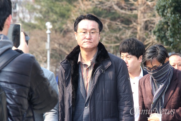 검찰, '홍준표 측근' 사문서위조만 적용 구속기소 - 오마이뉴스