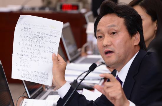 안민석