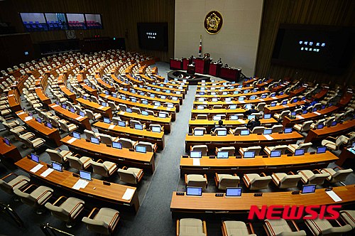 [종합2보]더민주, '테러방지법 필리버스터' 중단키로..선거구획정 처리될 듯 - 뉴시스