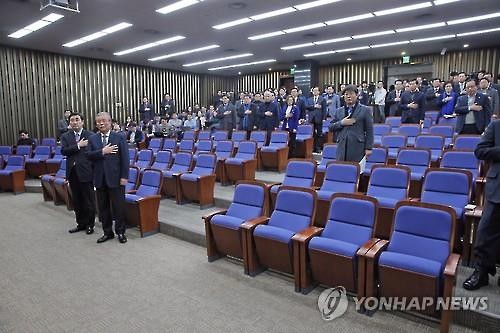 강경파 반발→필리버스터 종료선언 연기→심야의총 격론끝 매듭 - 연합뉴스
