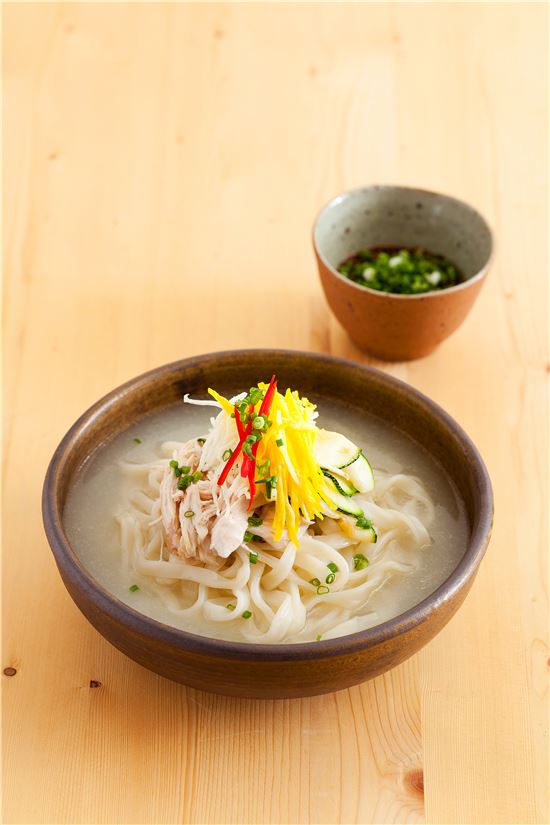 닭칼국수