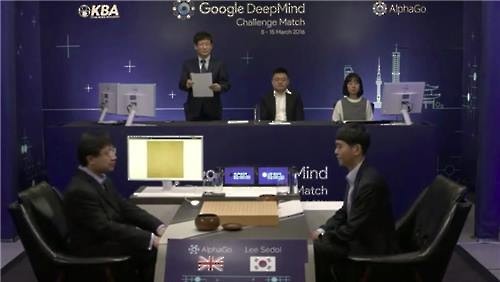 -세기의 대국- 이세돌-알파고, 치열한 전투..중반 형세는 팽팽(종합) - 연합뉴스