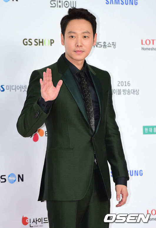 케이블방송대상 시상식 레드카펫 사진(박해진,류준열,트와이스 등등) | 인스티즈