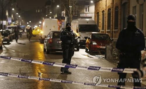 브뤼셀 테러 잔당 10명 추가 검거..