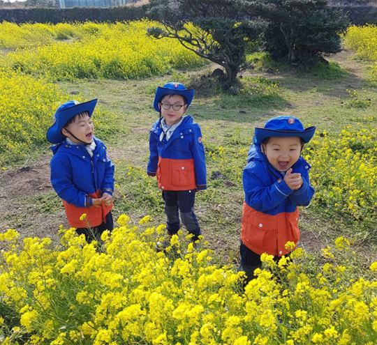 삼둥이네 이미지