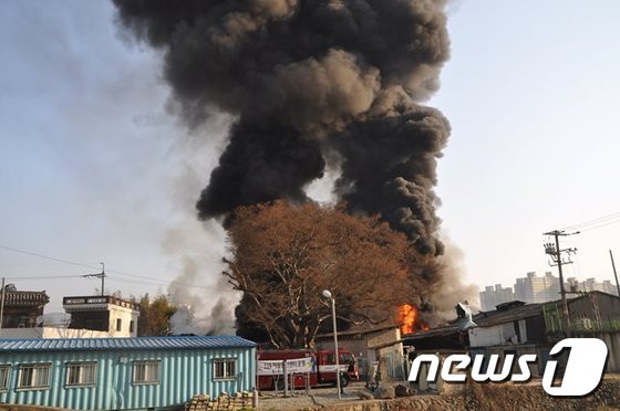 신발창고 이미지