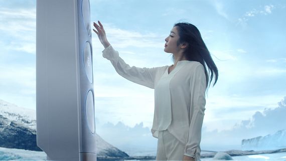 김연아가 출연한 삼성전자 무풍에어컨 ‘Q9500’의 TV 광고의 한 장면.