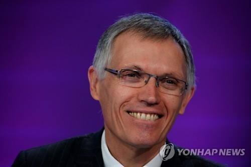 佛 푸조차 회장 고액 연봉 논란..한해 만에 배 증가한 68억원 - 연합뉴스