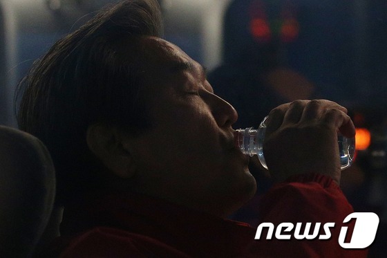 김무성, 새누리 참패에 입지 흔들..대선가도 적신호 - 뉴스1