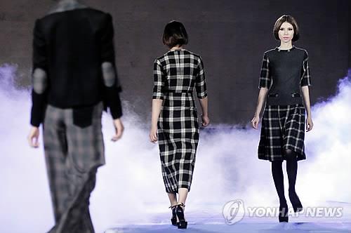 베트남, 미인·모델대회 수상자에 누드촬영 금지 논란 - 연합뉴스