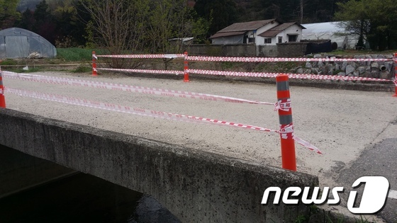 초등생 교량서 추락 중태..시 뒤늦게 난간 설치 '뒷북' - 뉴스1