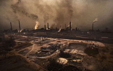 각종 화학물질을 내뿜으며 토지와 대기를 오염시키는 중국 공업지대의 모습.(사진=중국화공의기망)