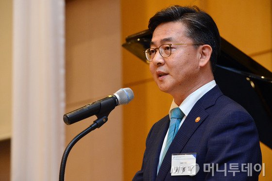 홍용표 