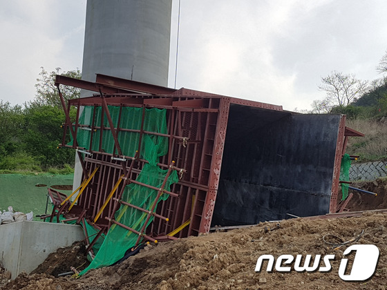 밀양 고속도로 공사 현장서 인부 1명 추락사 - 뉴스1