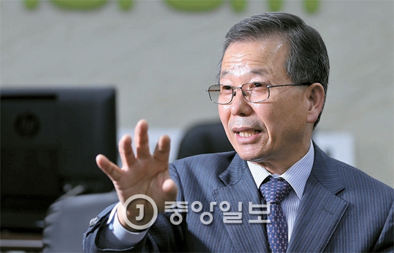 50세 넘으면 검진비 430만원 .. 직원 건강 챙기는 회장님 - 중앙일보