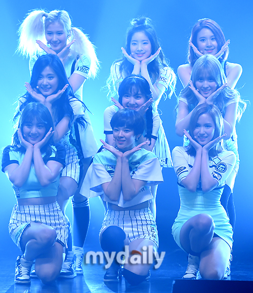 모모노래홀 이미지