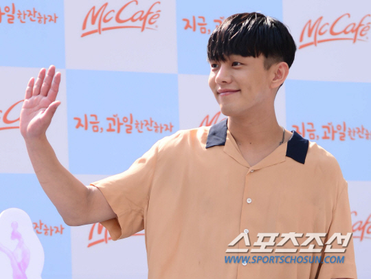 오늘자 투블럭한 짱잘 유아인 .jpg | 인스티즈