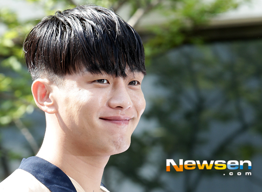 오늘자 투블럭한 짱잘 유아인 .jpg | 인스티즈