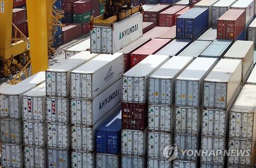 부산신항 빈 컨테이너로 몸살..배후에 별도 장치장 설치 - 연합뉴스