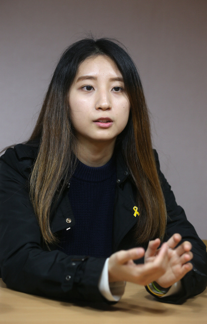 세월호 희생자 형제자매들을 위해 경기도 안산시 고잔동 주택가에 마련된 공간 ‘우리함께’에서 지난 19일 만난 박보나씨. 보나씨는 안산의 사회복지사들이 마련해준 이곳이 “가장 마음 편하게 머물 수 있는 곳”이라 했다. 강재훈 선임기자 khan@hani.co.kr