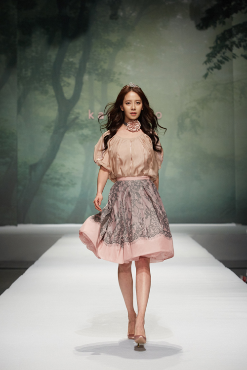 런웨이하는 그냥 이쁜 송지효 jpg | 인스티즈