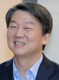교육 자율성 언급하던 안철수 
