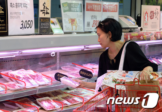 '金겹살'은 옛말..나들이철에도 돼지고기값 하락 - 뉴스1
