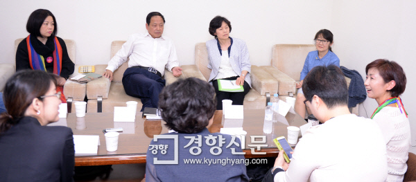 한미중일 성소수자 부모들 한자리 모여