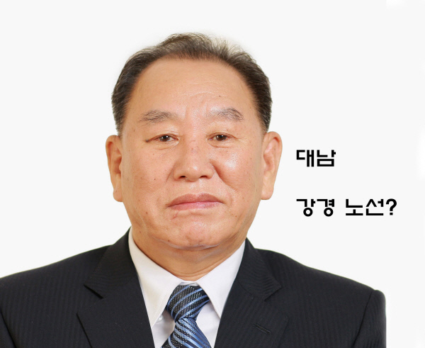 [7차 노동당대회 이후 북한]'대남 도발' 김영철 '핵에는 핵' 리수용 약진..외교 공세 커질 듯 - 경향신문