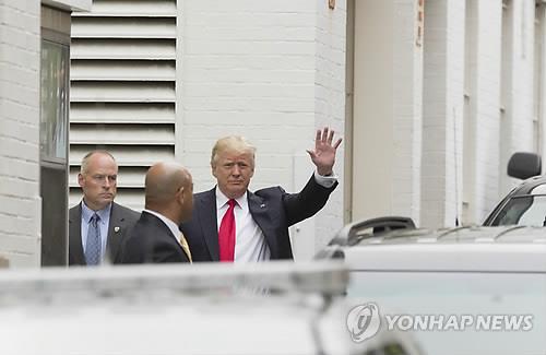 트럼프, '철저검증' 공언한 WP 베저스에 '탈세의혹' 반격(종합) - 연합뉴스