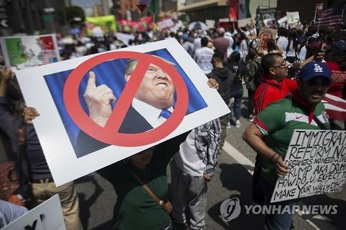 히스패닉이 美대선 판도 또 좌우한다..백인 첫 70% 밑돌듯 - 연합뉴스