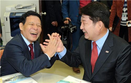 권영진 대구시장·김관용 경북지사 5·18 기념식 참석(종합) - 연합뉴스